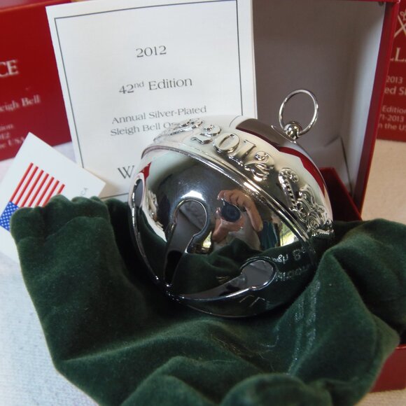 Wallace Silversmiths Collectible Annual Silverplated Sleigh Bells set of 4-Conse - Picture 10 of 12